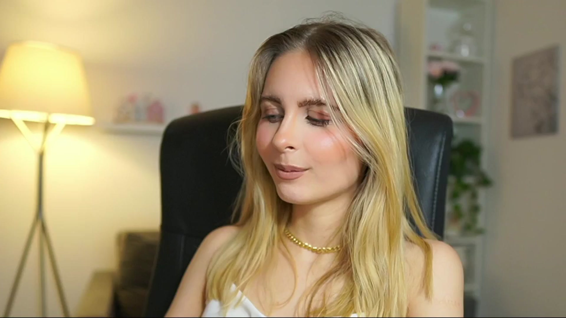 Gallery image thumbnail from Catecrago_'s myfreecams stream on, 06/05/2025, 15:16 image 8 of 20