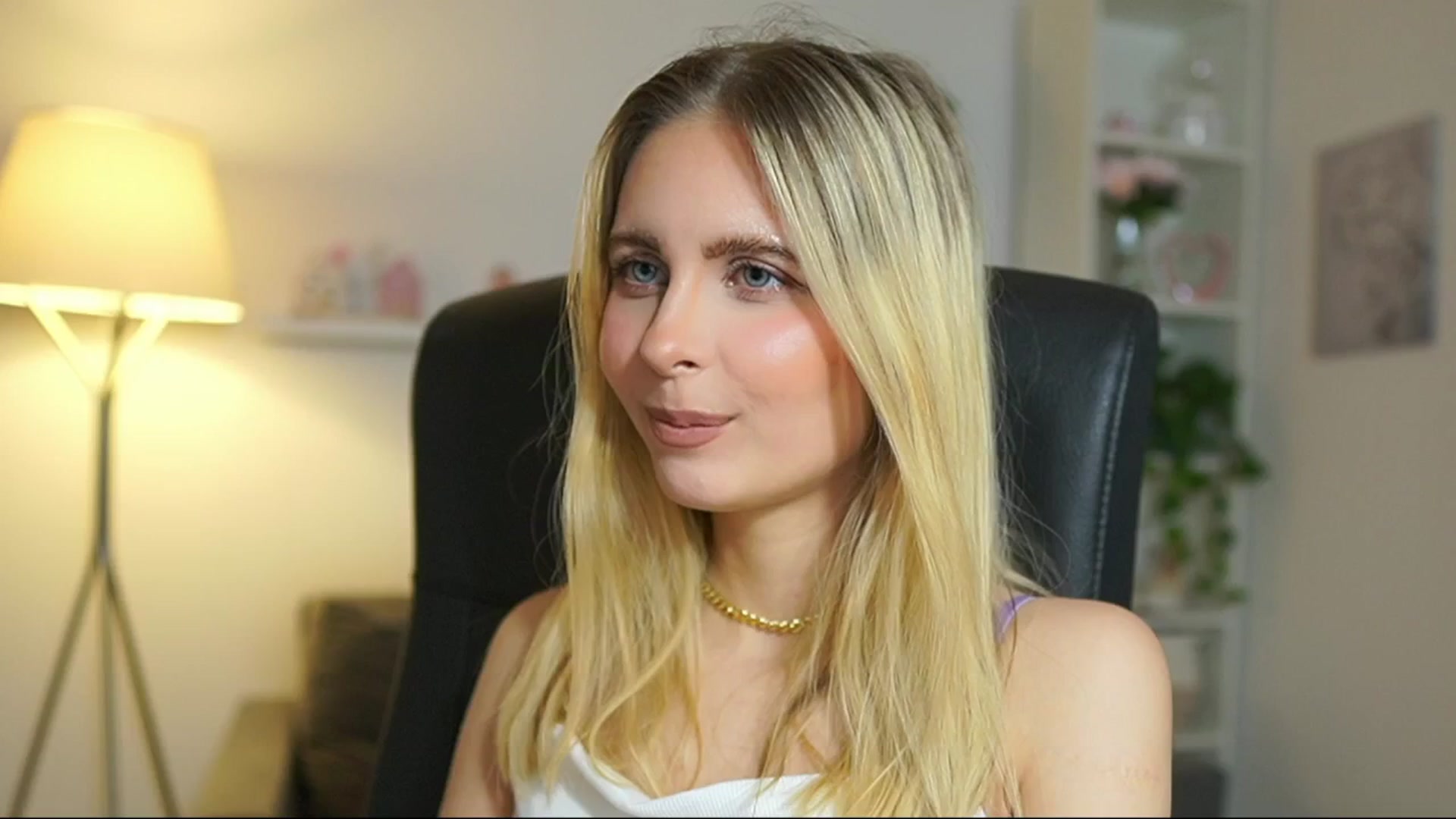 Gallery image thumbnail from Catecrago_'s myfreecams stream on, 06/05/2025, 15:16 image 16 of 20