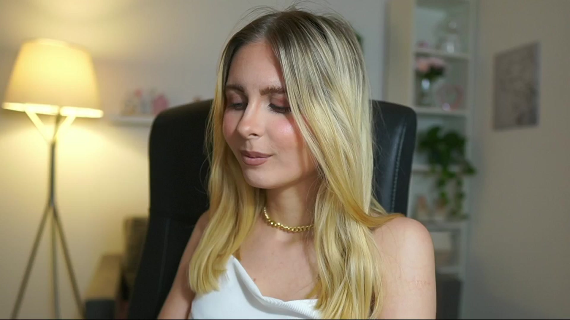 Gallery image thumbnail from Catecrago_'s myfreecams stream on, 06/05/2025, 17:46 image 5 of 20