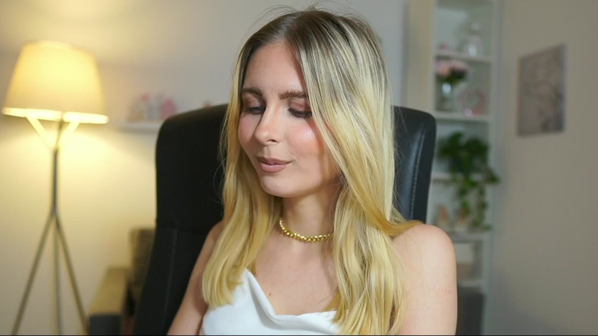 Gallery image thumbnail from Catecrago_'s myfreecams stream on, 06/05/2025, 17:46 image 2 of 20