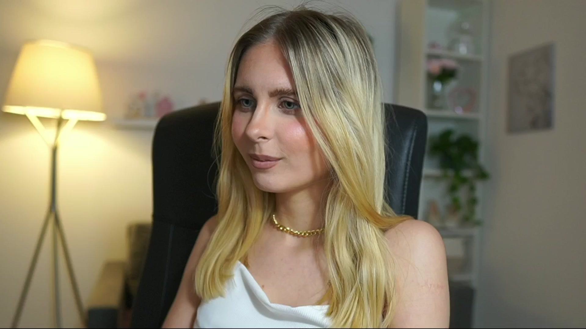 Gallery image thumbnail from Catecrago_'s myfreecams stream on, 06/05/2025, 17:46 image 1 of 20