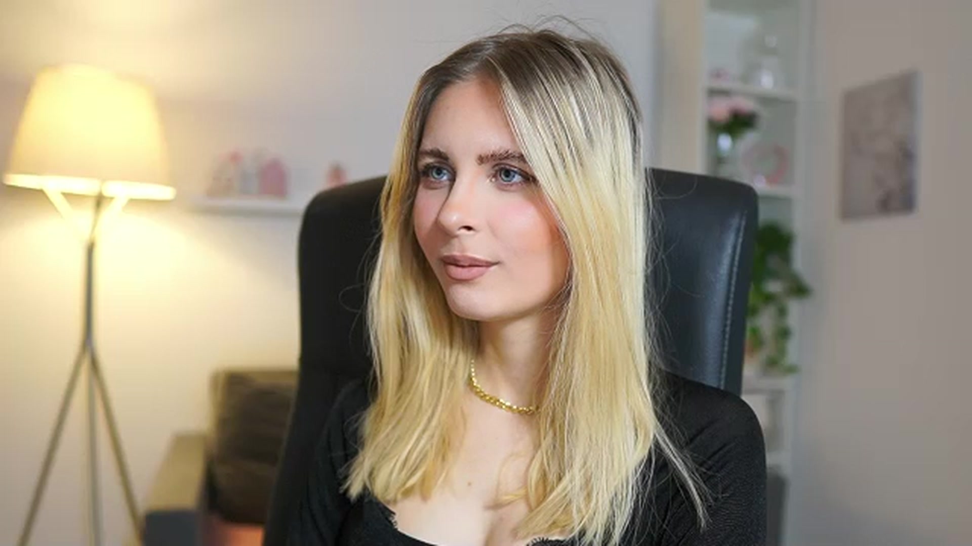 Gallery image thumbnail from Catecrago_'s myfreecams stream on, 06/06/2025, 08:37 image 9 of 20