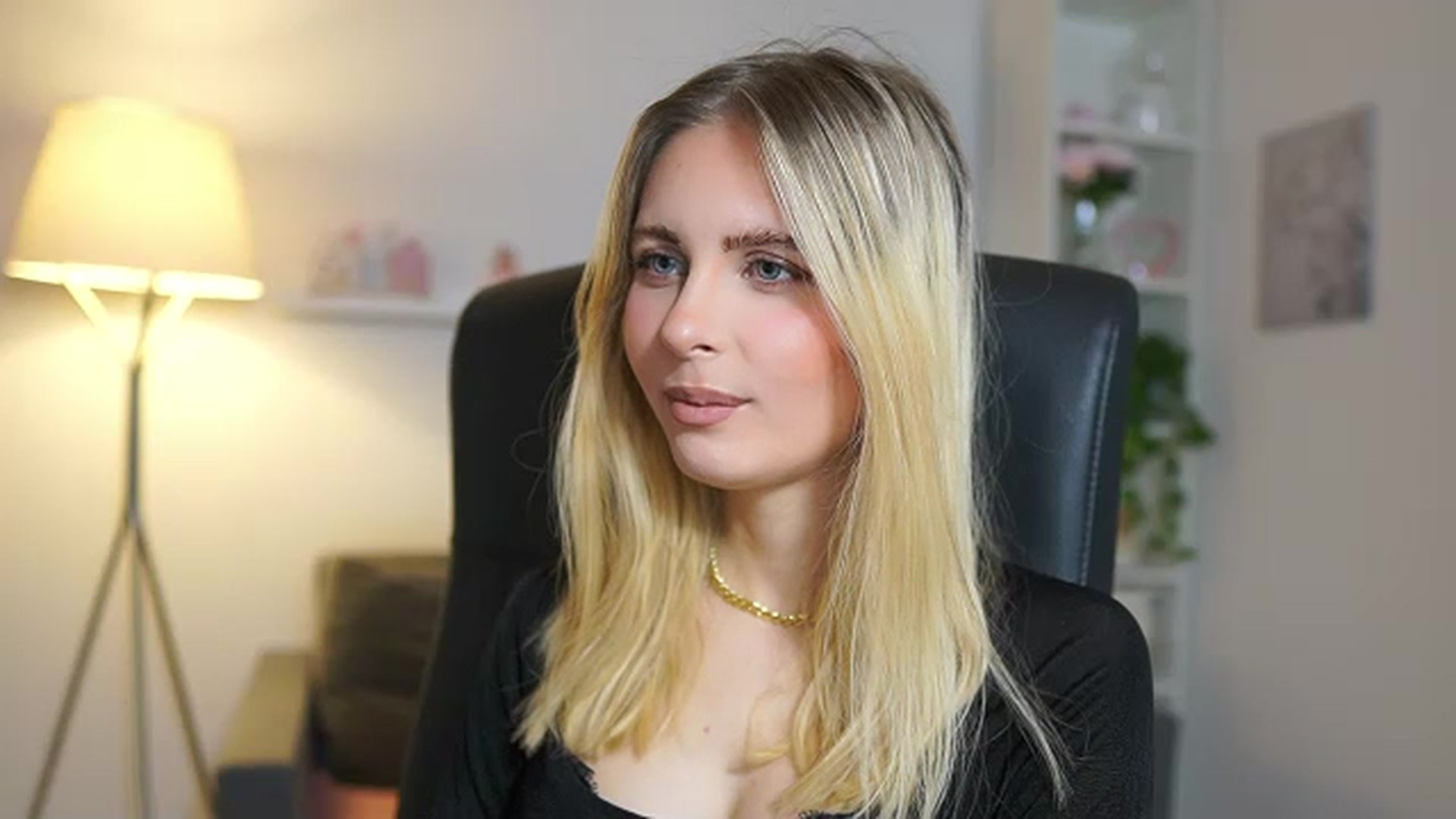 Gallery image thumbnail from Catecrago_'s myfreecams stream on, 06/06/2025, 08:37 image 11 of 20