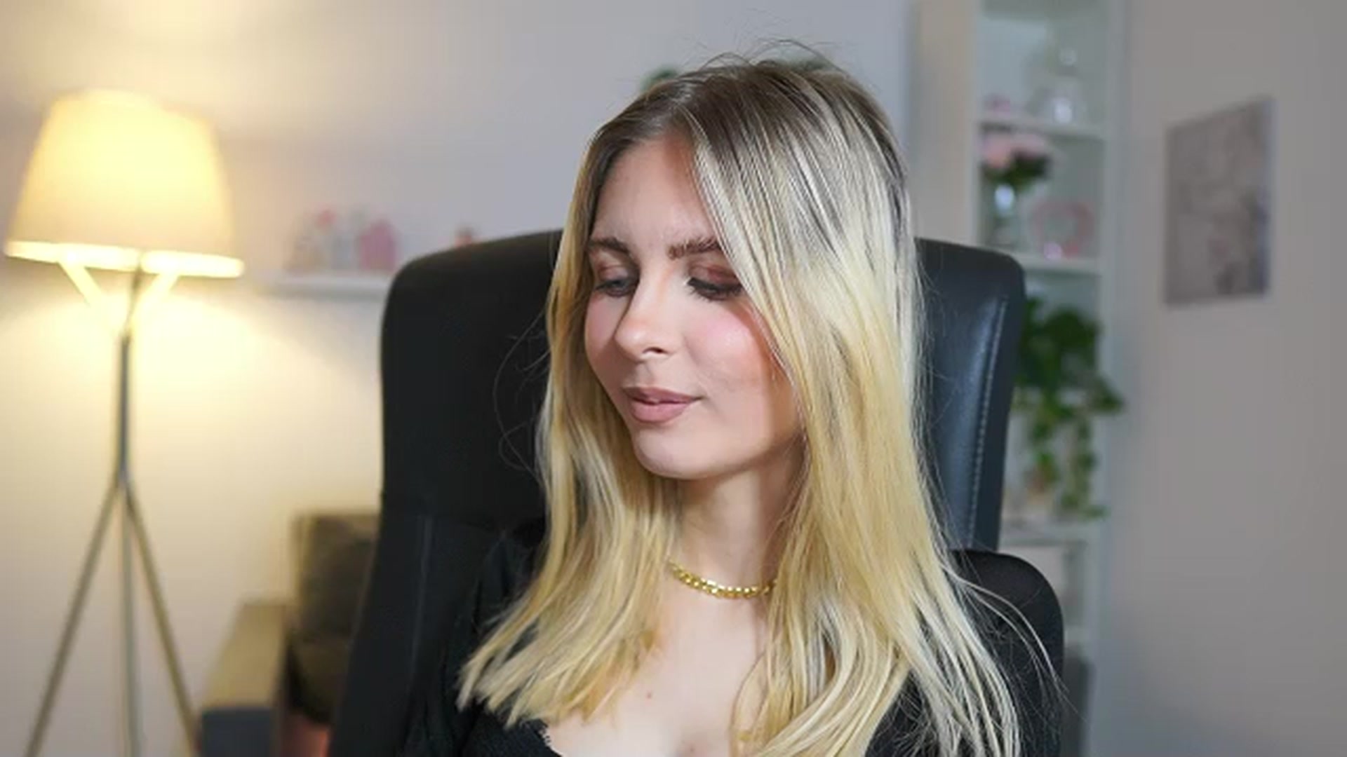Gallery image thumbnail from Catecrago_'s myfreecams stream on, 06/06/2025, 08:37 image 19 of 20