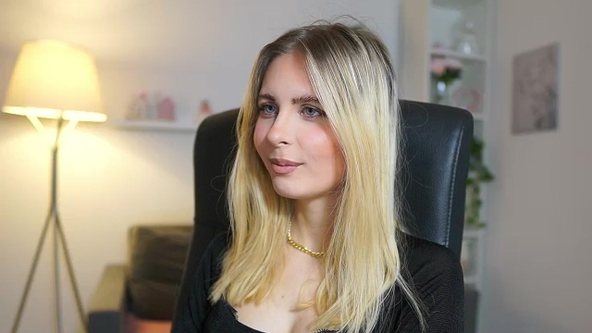 Gallery image thumbnail from Catecrago_'s myfreecams stream on, 06/06/2025, 08:37 image 12 of 20