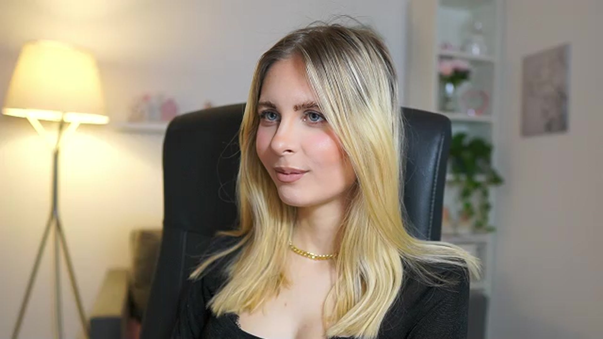 Gallery image thumbnail from Catecrago_'s myfreecams stream on, 06/06/2025, 08:37 image 17 of 20