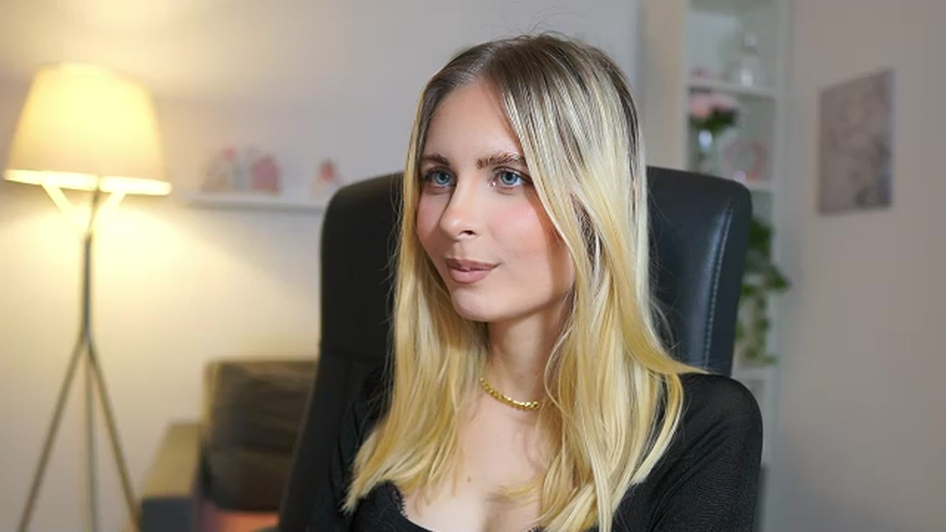 Gallery image thumbnail from Catecrago_'s myfreecams stream on, 06/06/2025, 10:55 image 16 of 20