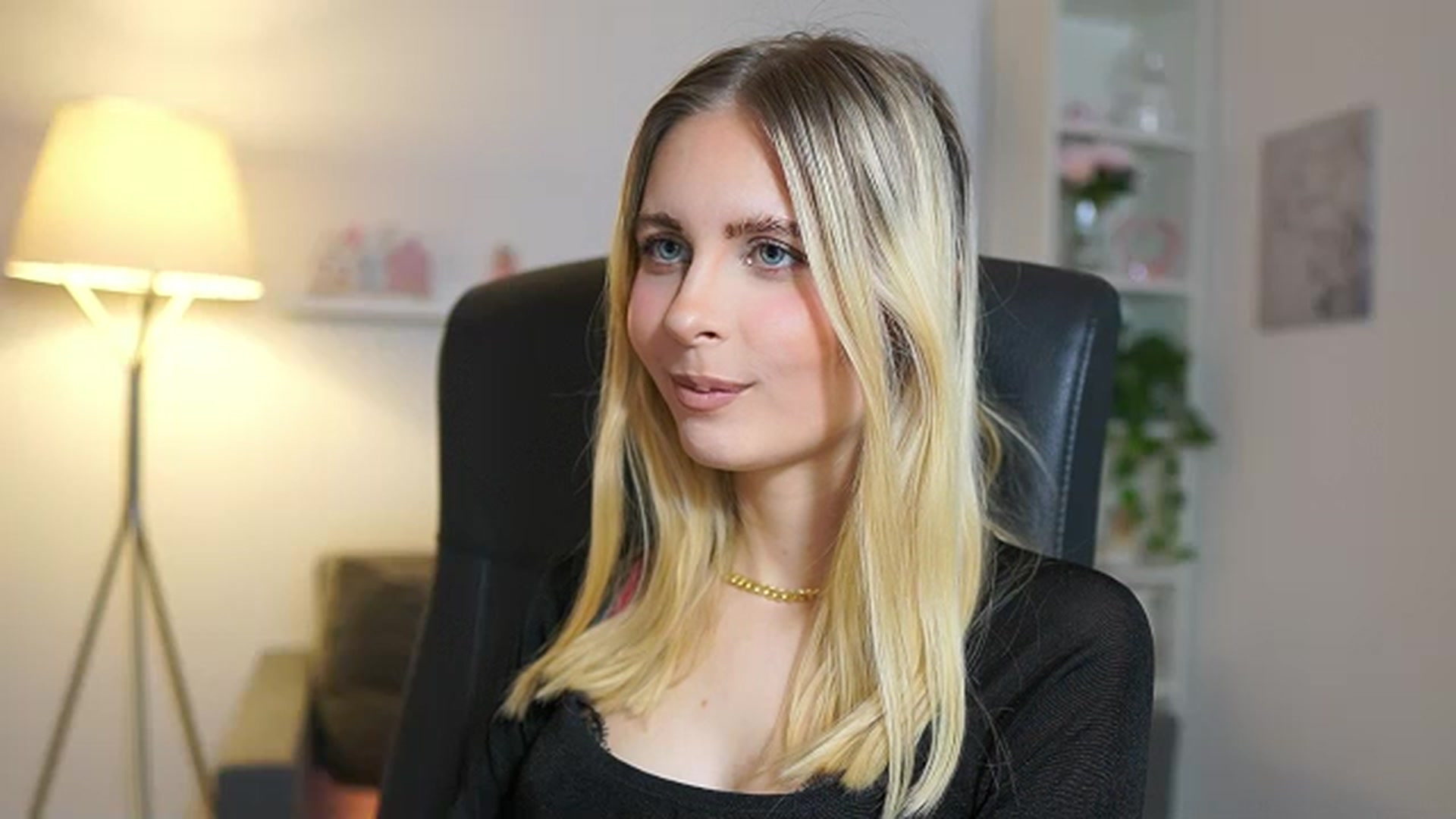 Gallery image thumbnail from Catecrago_'s myfreecams stream on, 06/06/2025, 10:55 image 6 of 20