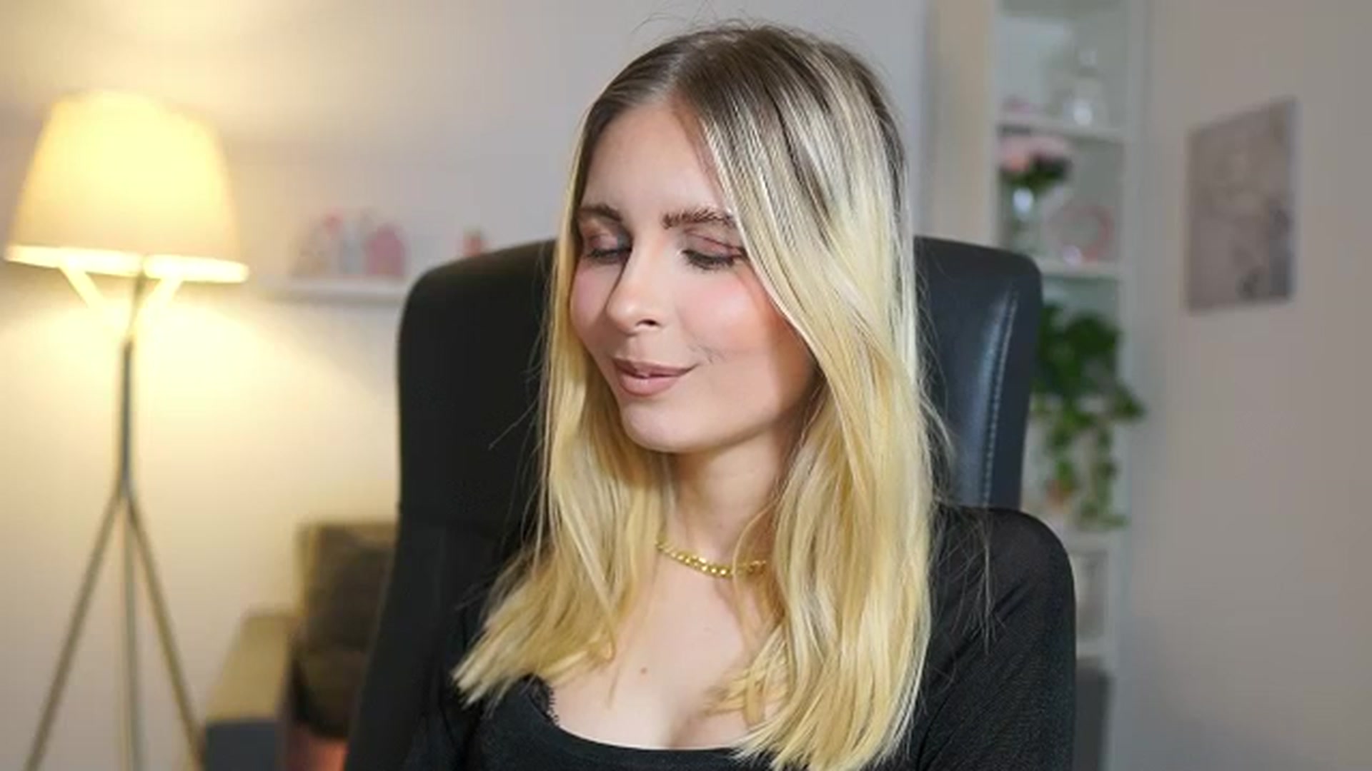 Gallery image thumbnail from Catecrago_'s myfreecams stream on, 06/06/2025, 11:41 image 10 of 20