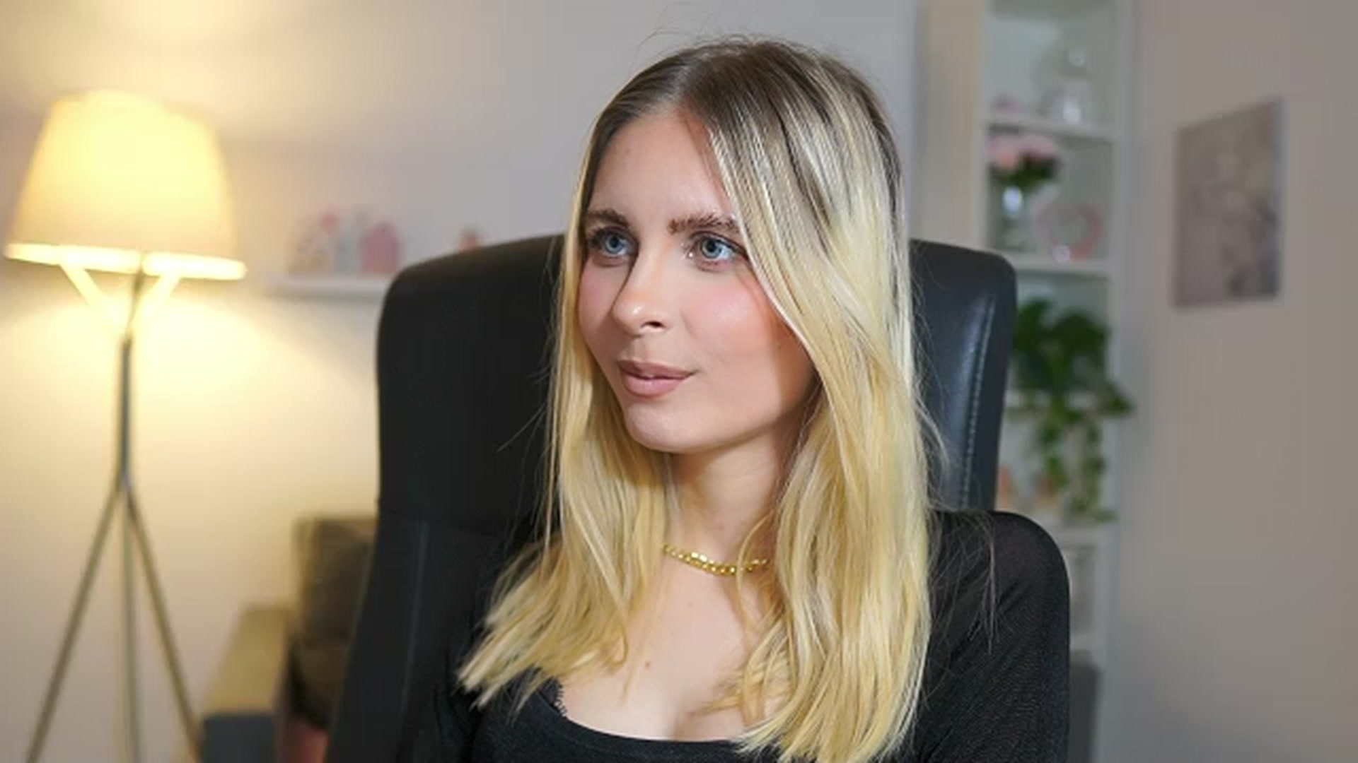 Gallery image thumbnail from Catecrago_'s myfreecams stream on, 06/06/2025, 11:41 image 13 of 20