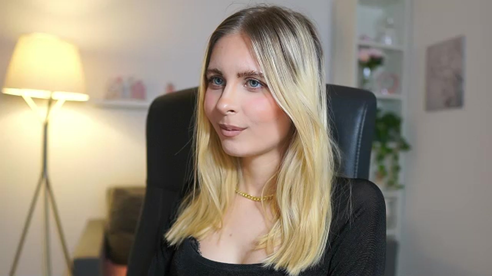 Gallery image thumbnail from Catecrago_'s myfreecams stream on, 06/06/2025, 11:41 image 9 of 20