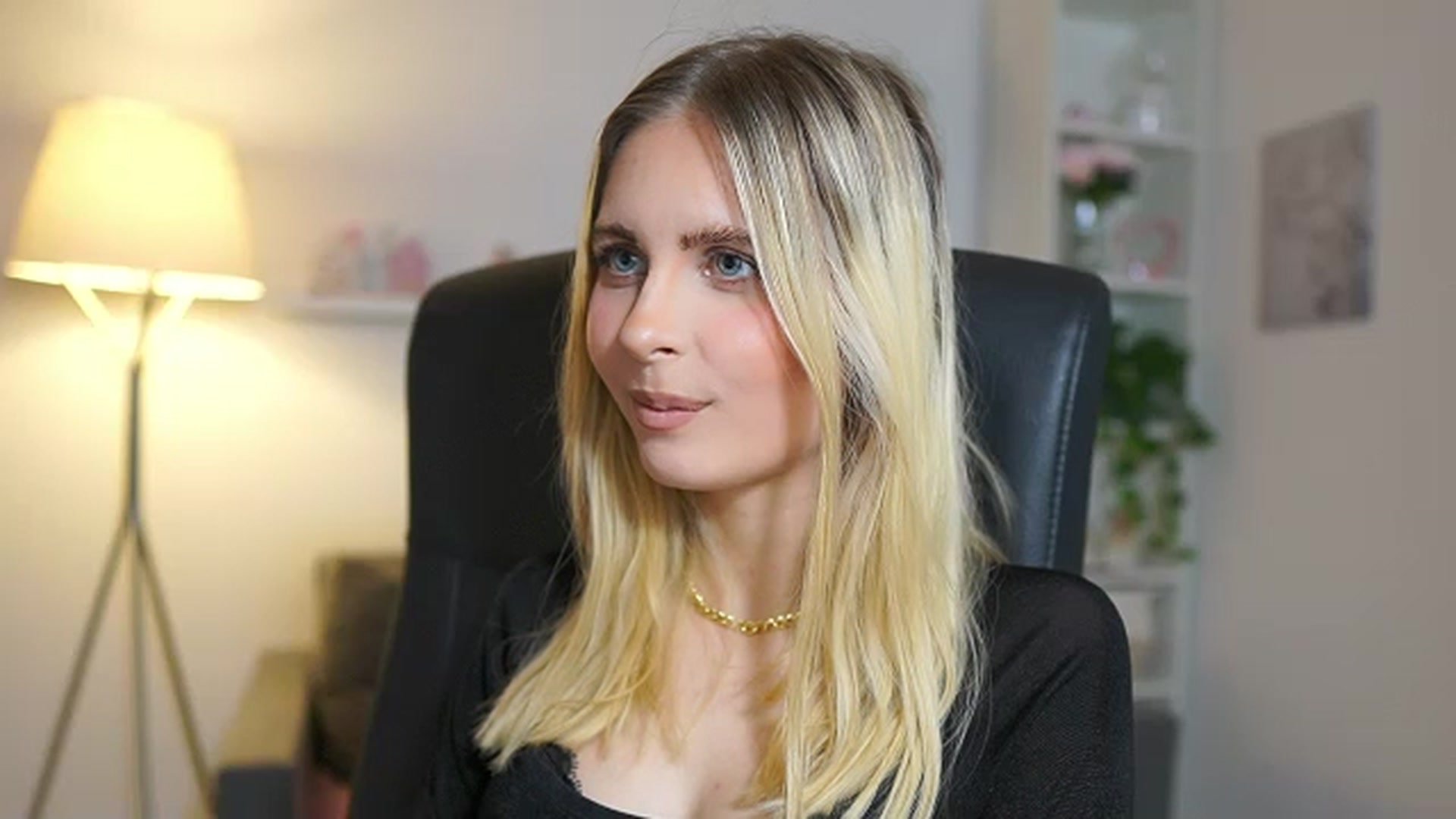 Gallery image thumbnail from Catecrago_'s myfreecams stream on, 06/06/2025, 11:41 image 18 of 20