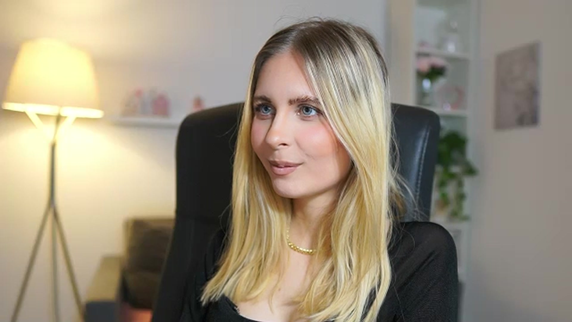 Gallery image thumbnail from Catecrago_'s myfreecams stream on, 06/06/2025, 11:41 image 5 of 20