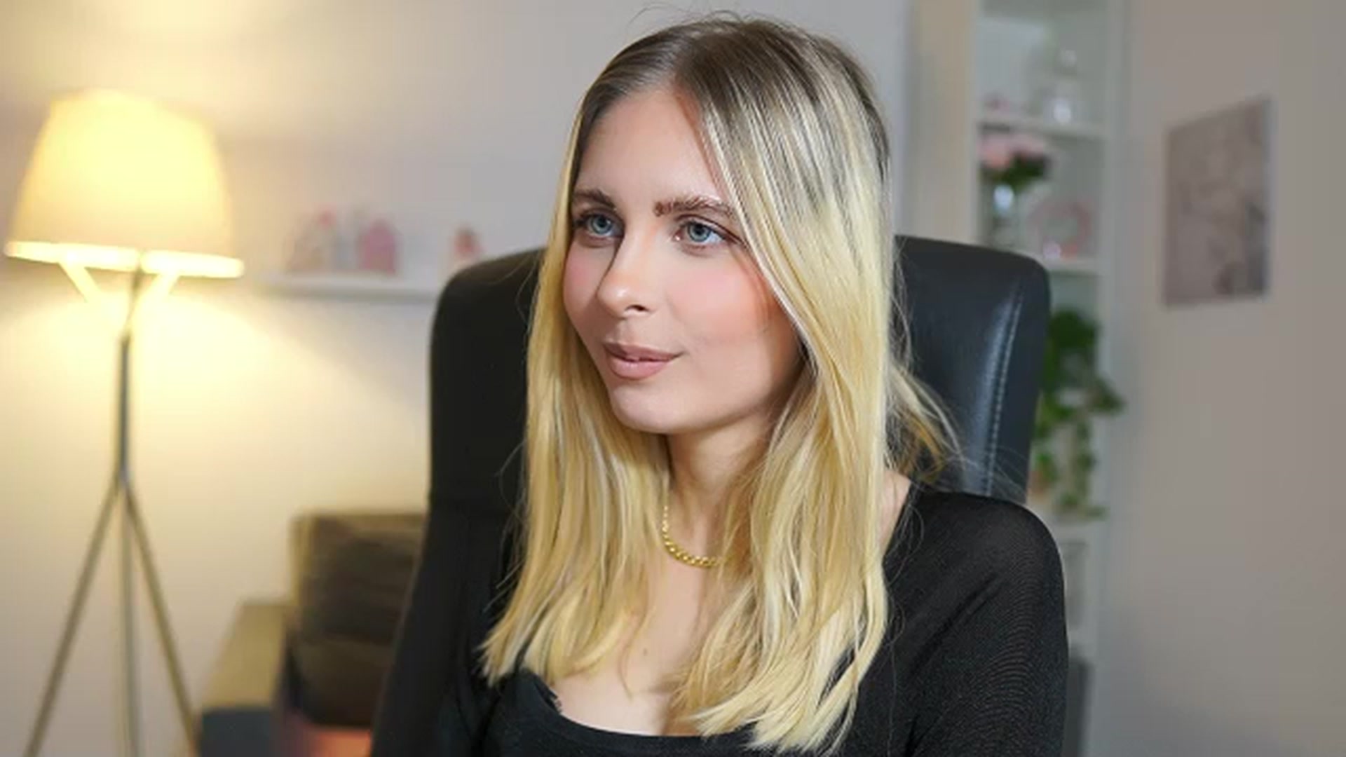 Gallery image thumbnail from Catecrago_'s myfreecams stream on, 06/06/2025, 11:41 image 2 of 20