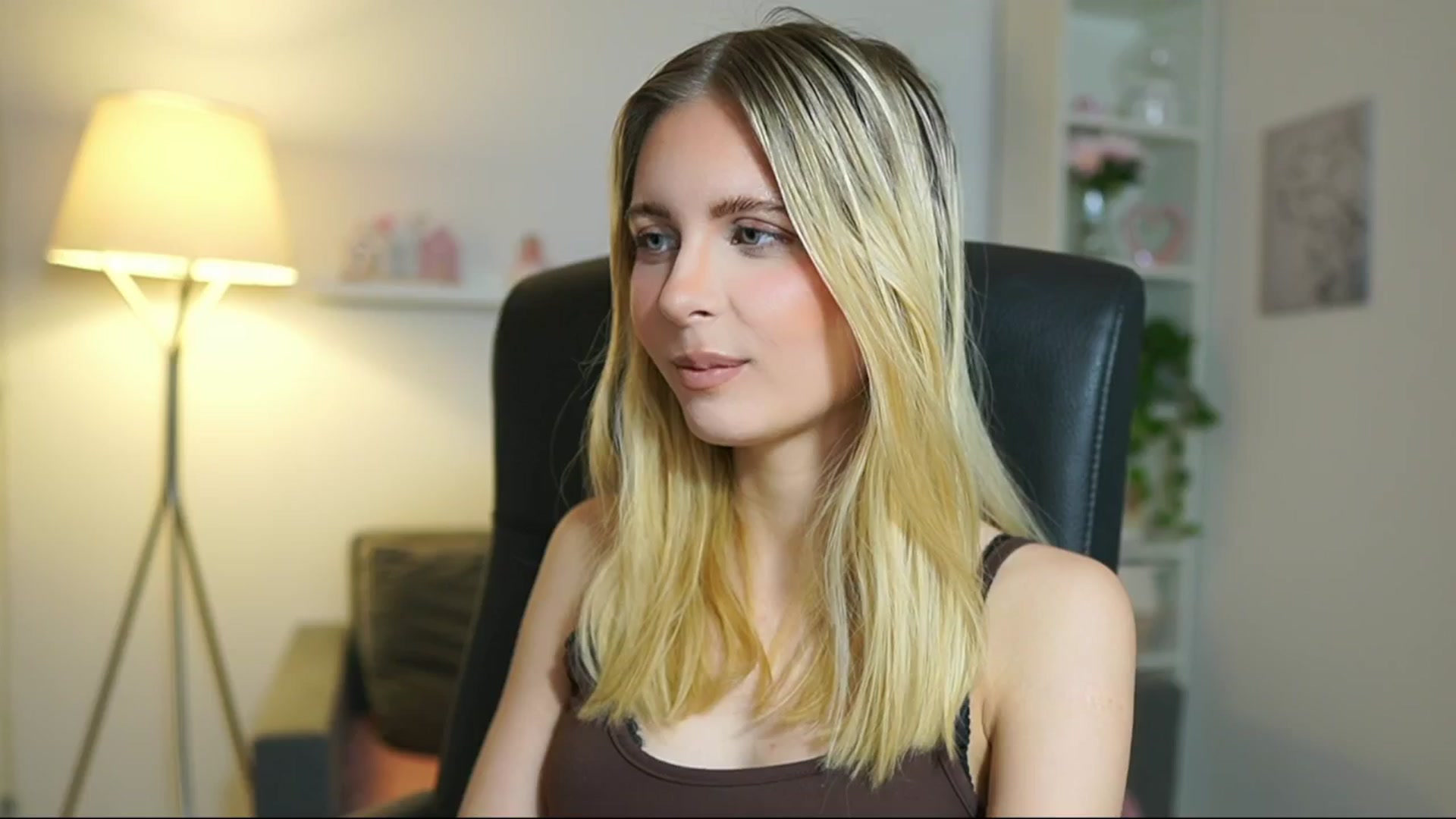 Gallery image thumbnail from Catecrago_'s myfreecams stream on, 06/10/2025, 10:32 image 2 of 20