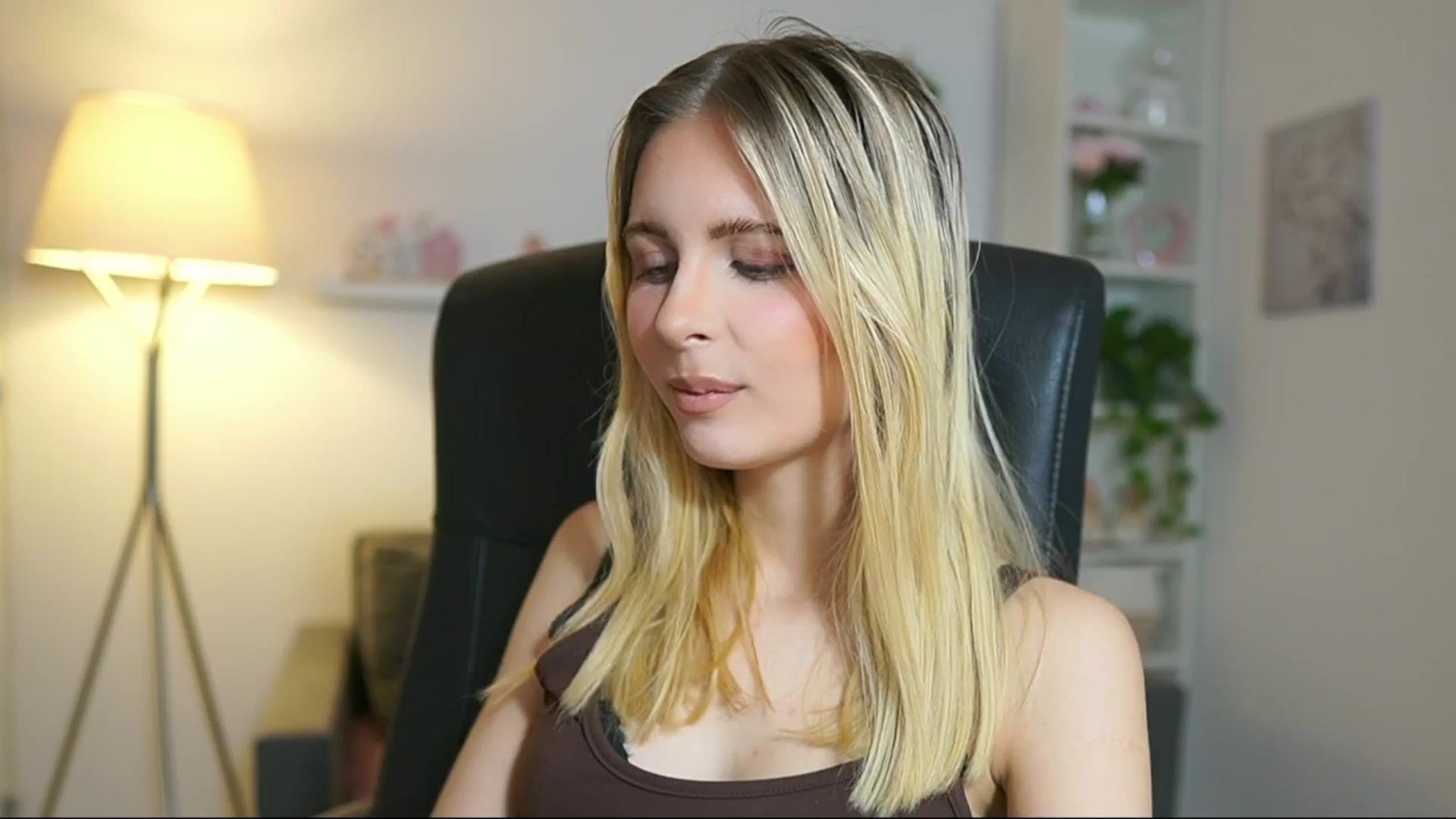 Gallery image thumbnail from Catecrago_'s myfreecams stream on, 06/10/2025, 10:32 image 11 of 20