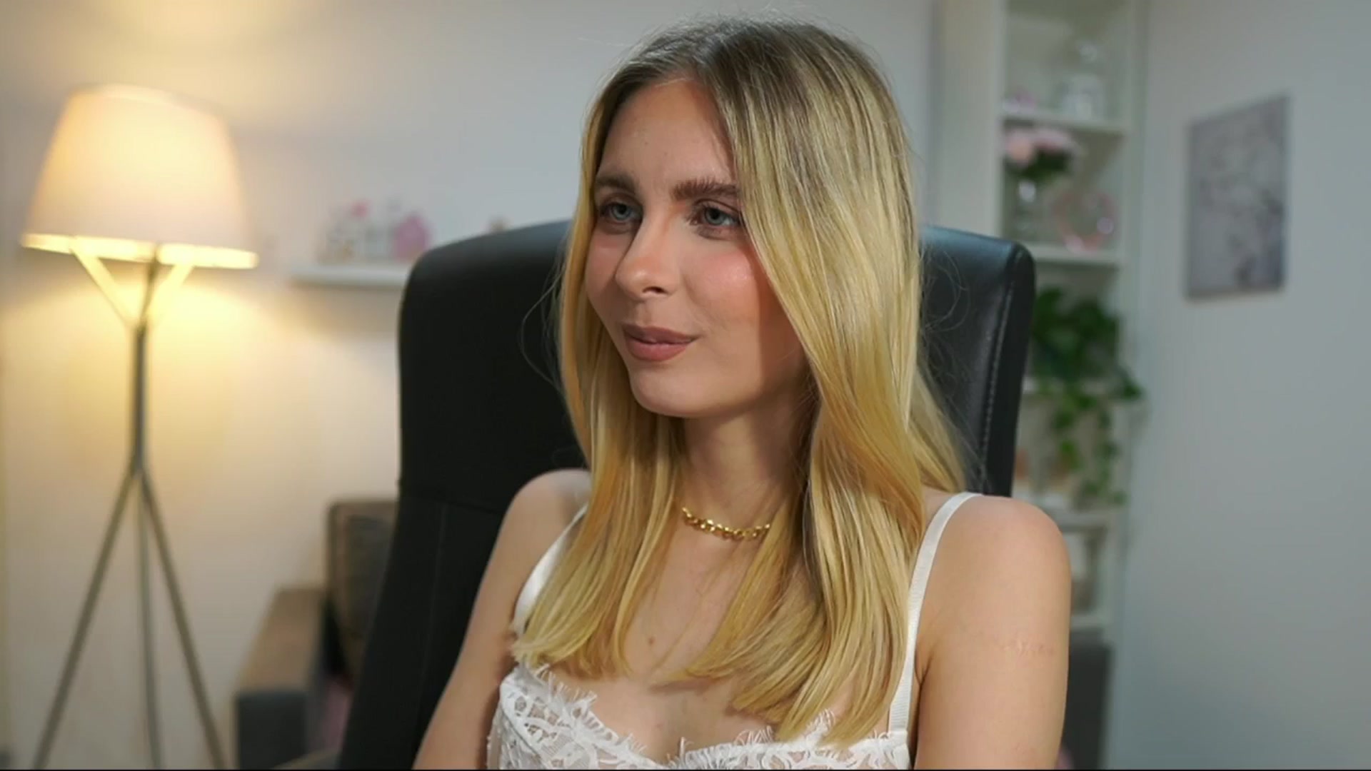Gallery image thumbnail from Catecrago_'s myfreecams stream on, 06/12/2025, 15:48 image 12 of 20
