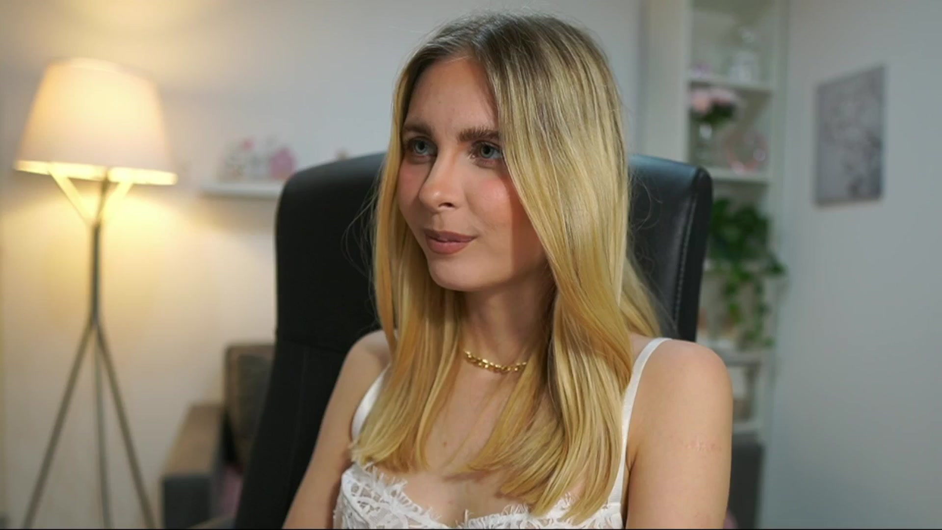 Gallery image thumbnail from Catecrago_'s myfreecams stream on, 06/12/2025, 15:48 image 13 of 20