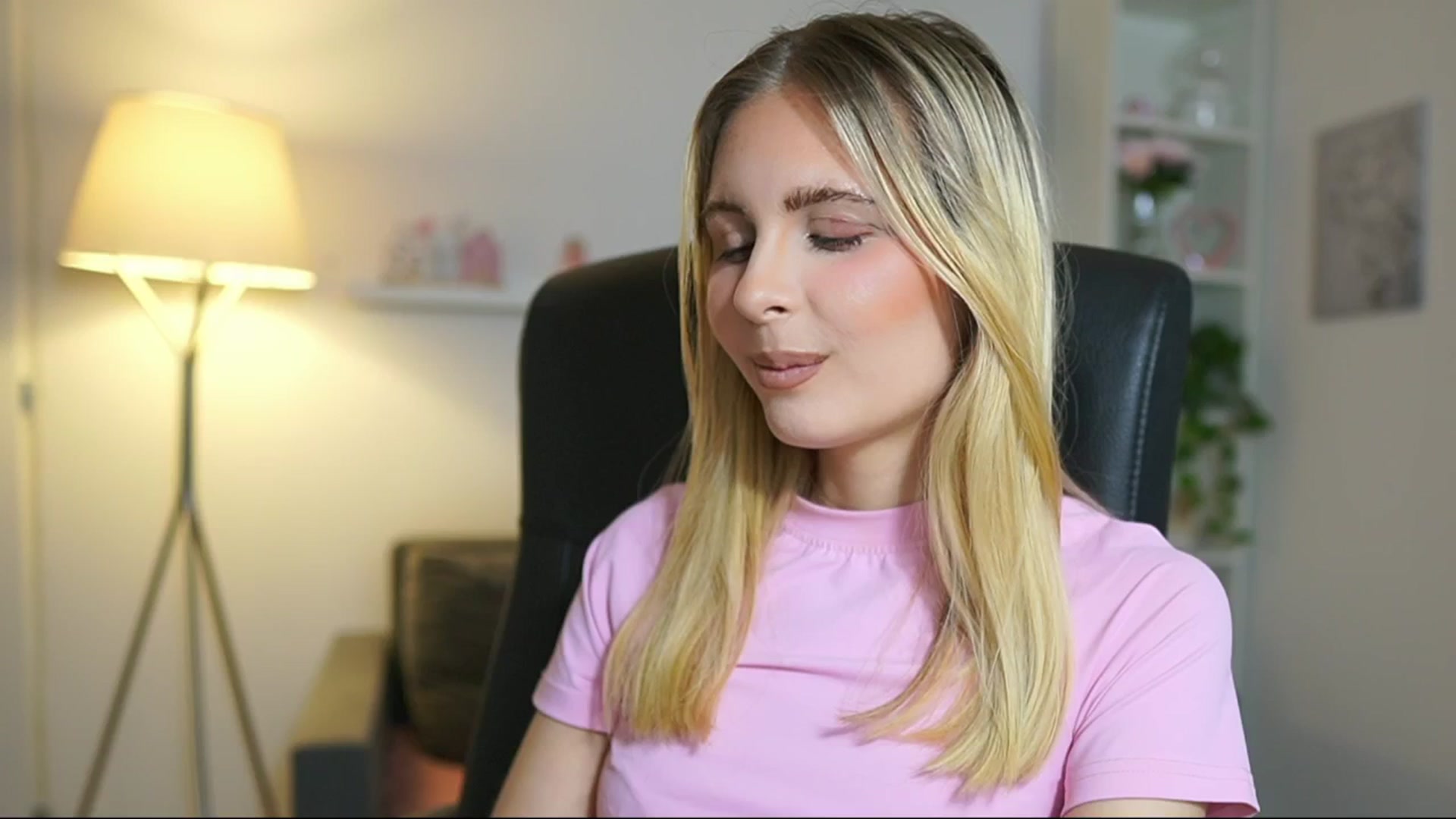 Gallery image thumbnail from Catecrago_'s myfreecams stream on, 06/17/2025, 15:53 image 14 of 20
