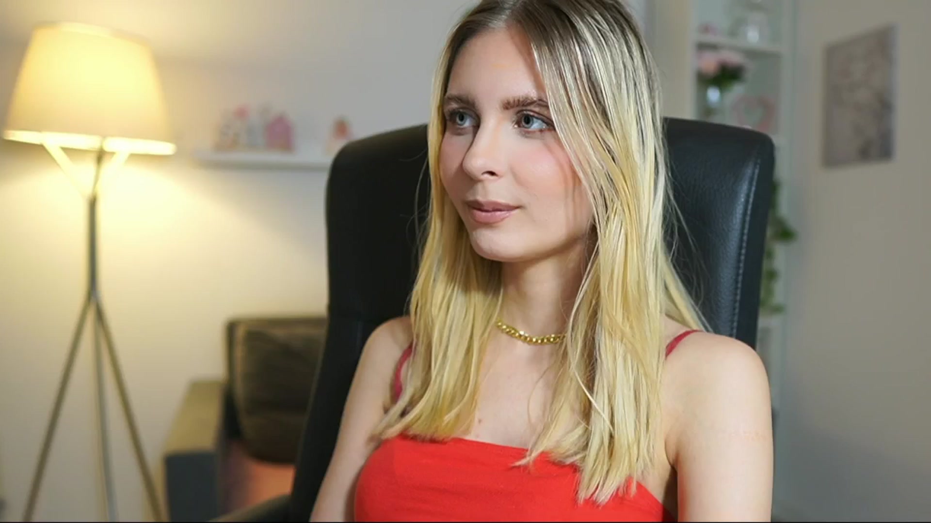 Gallery image thumbnail from Catecrago_'s myfreecams stream on, 06/19/2025, 13:41 image 14 of 20