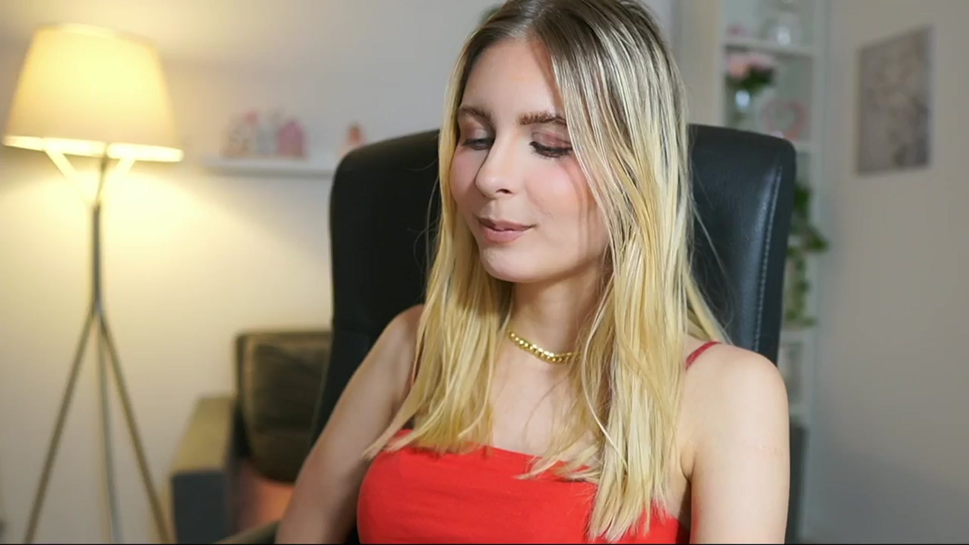 Gallery image thumbnail from Catecrago_'s myfreecams stream on, 06/19/2025, 13:41 image 18 of 20