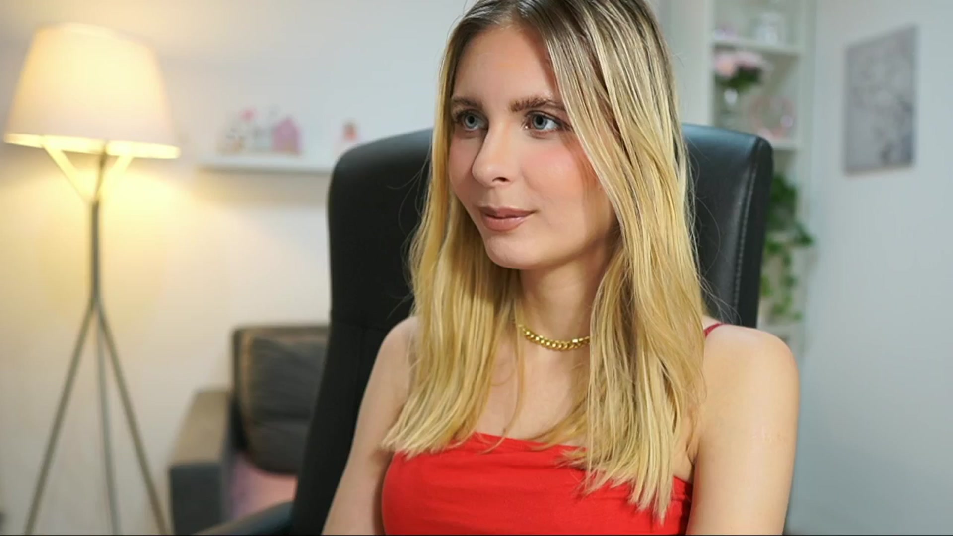 Gallery image thumbnail from Catecrago_'s myfreecams stream on, 06/19/2025, 13:41 image 6 of 20