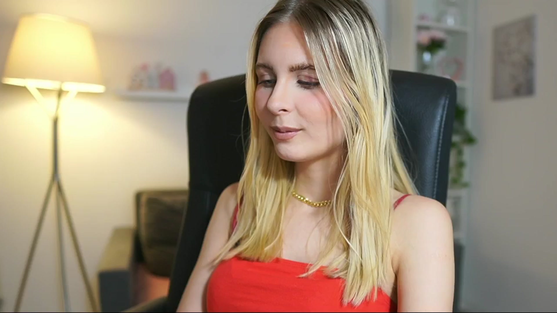Gallery image thumbnail from Catecrago_'s myfreecams stream on, 06/19/2025, 13:41 image 16 of 20