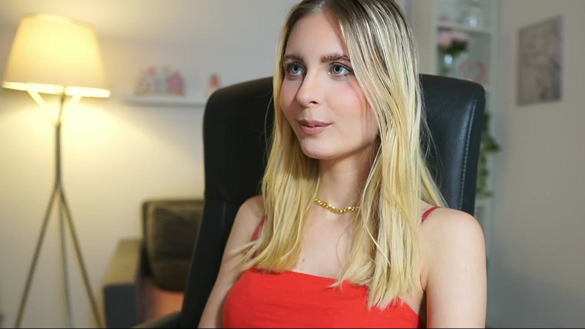 Gallery image thumbnail from Catecrago_'s myfreecams stream on, 06/19/2025, 13:41 image 13 of 20