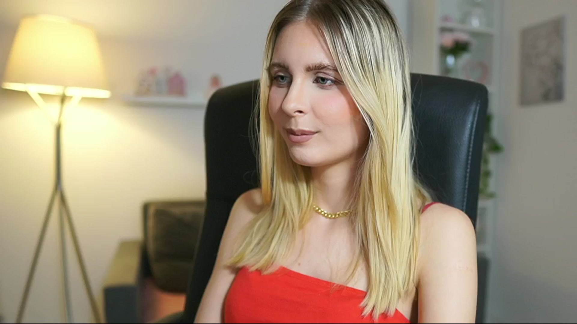 Gallery image thumbnail from Catecrago_'s myfreecams stream on, 06/19/2025, 17:51 image 11 of 20