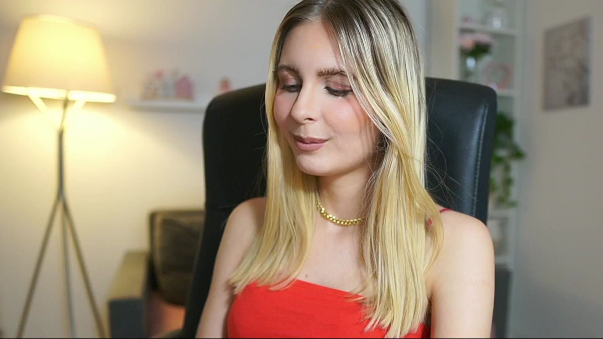 Gallery image thumbnail from Catecrago_'s myfreecams stream on, 06/19/2025, 17:51 image 3 of 20