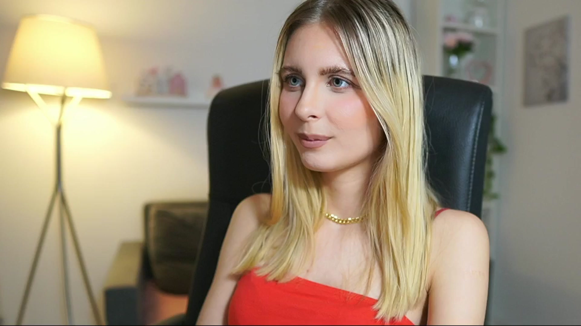 Gallery image thumbnail from Catecrago_'s myfreecams stream on, 06/19/2025, 17:51 image 13 of 20