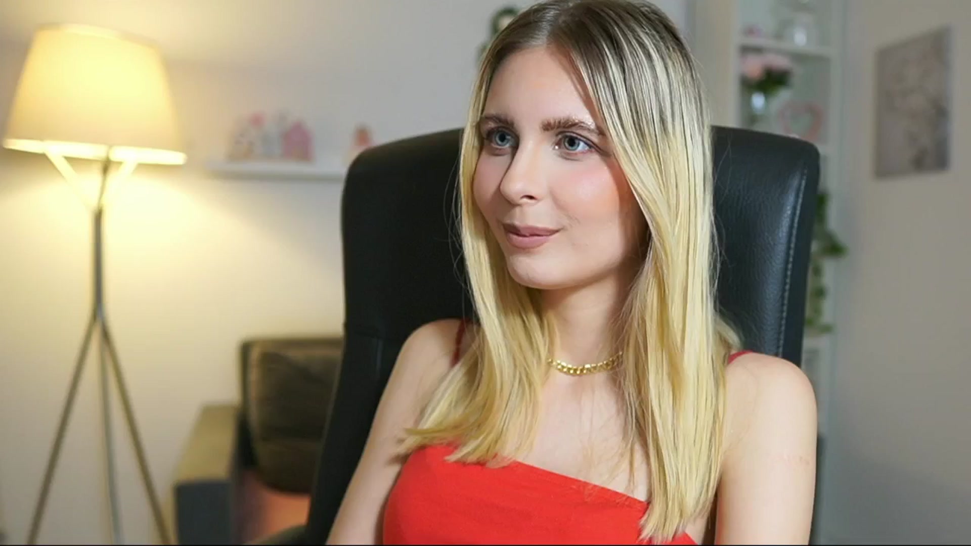 Gallery image thumbnail from Catecrago_'s myfreecams stream on, 06/19/2025, 17:51 image 18 of 20