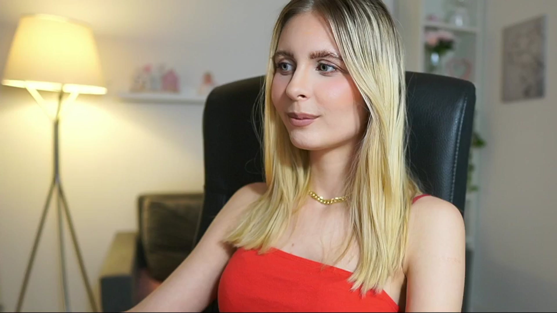 Gallery image thumbnail from Catecrago_'s myfreecams stream on, 06/19/2025, 17:51 image 8 of 20