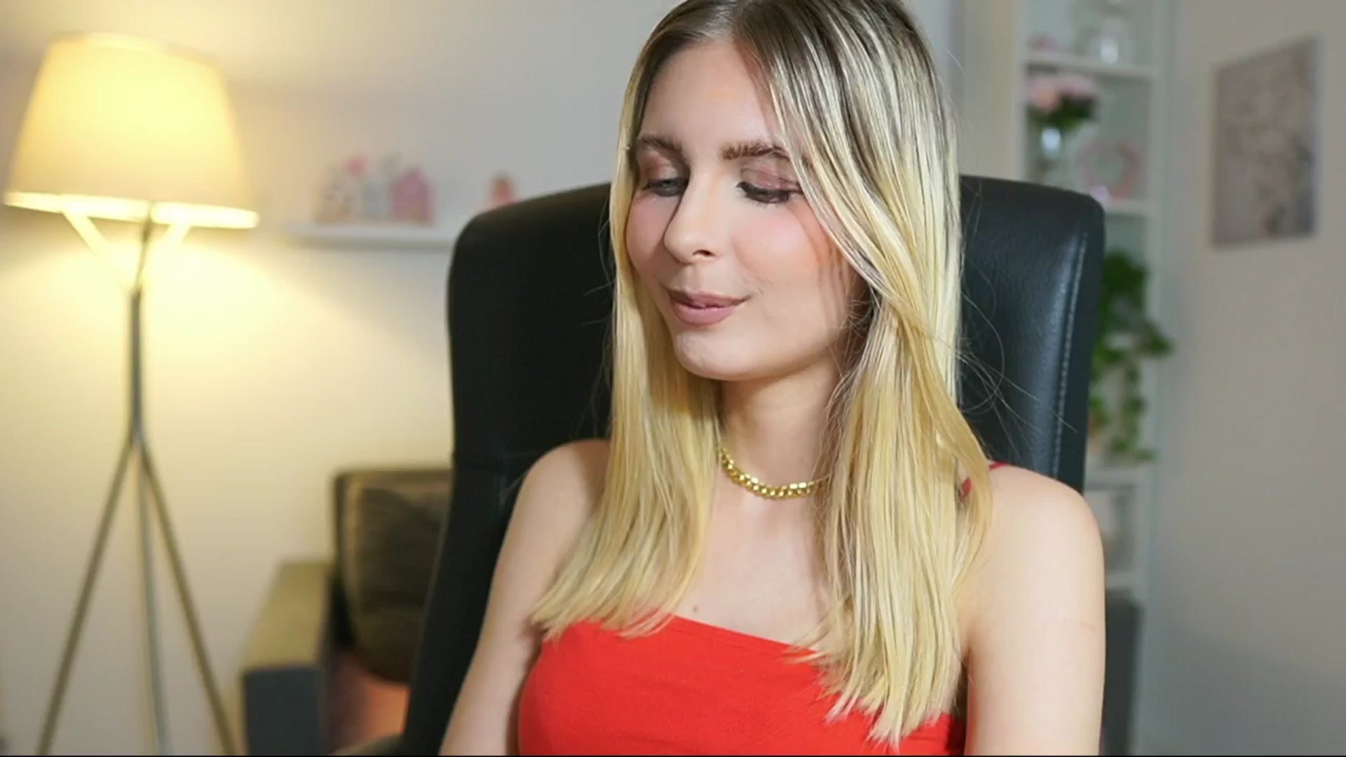 Gallery image thumbnail from Catecrago_'s myfreecams stream on, 06/19/2025, 17:51 image 1 of 20