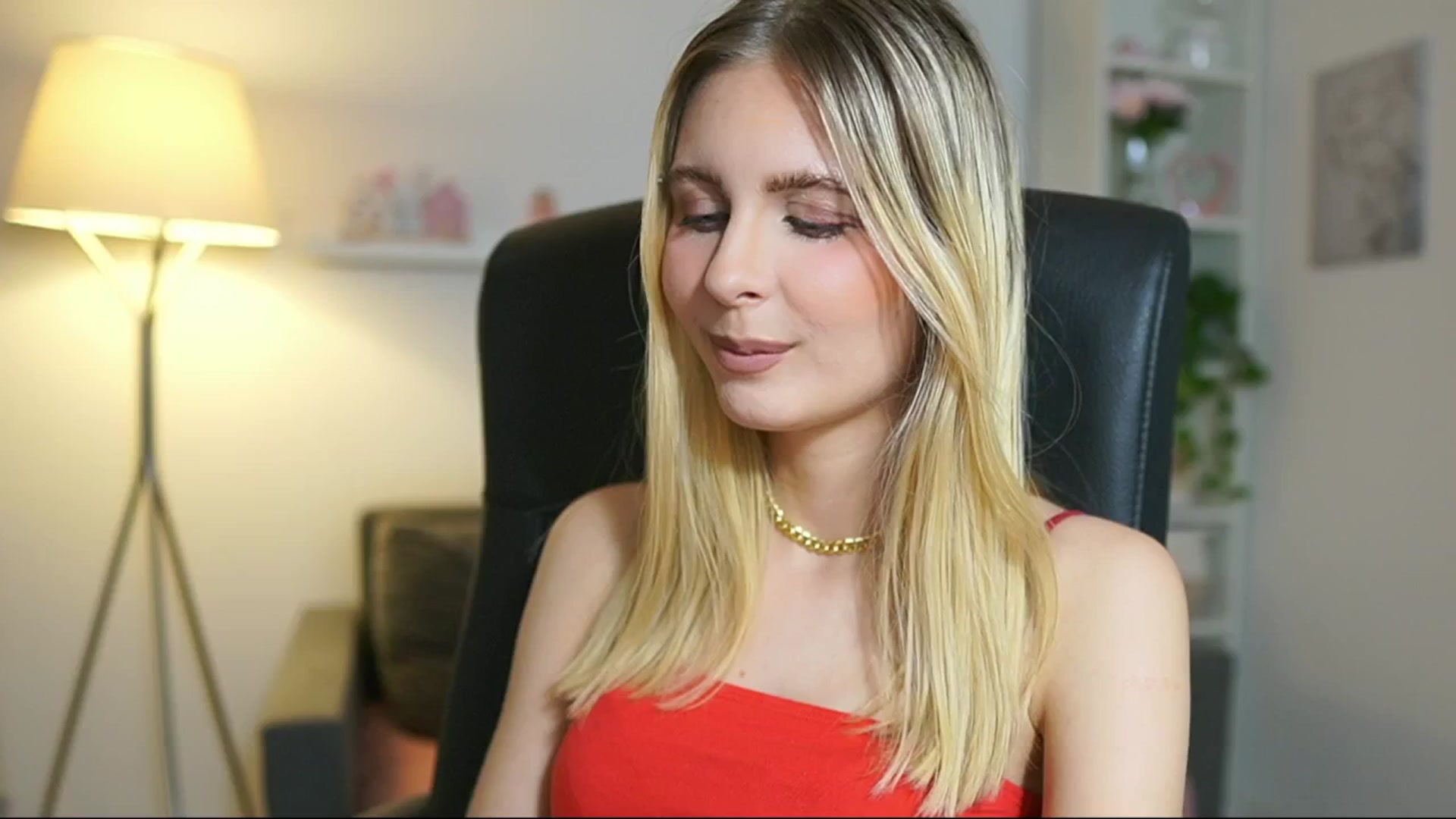 Gallery image thumbnail from Catecrago_'s myfreecams stream on, 06/19/2025, 17:51 image 4 of 20