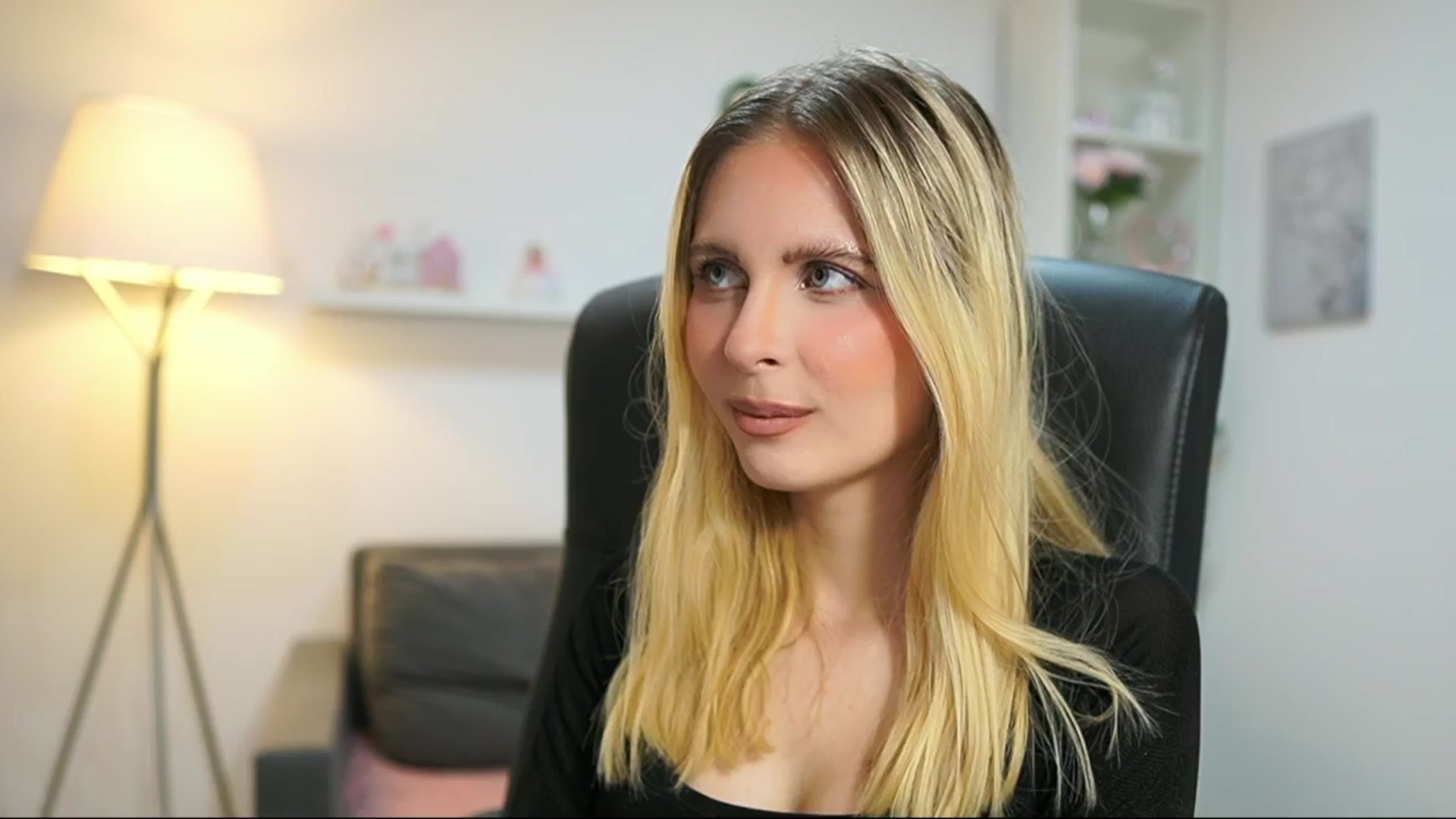 Gallery image thumbnail from Catecrago_'s myfreecams stream on, 06/23/2025, 15:05 image 9 of 20
