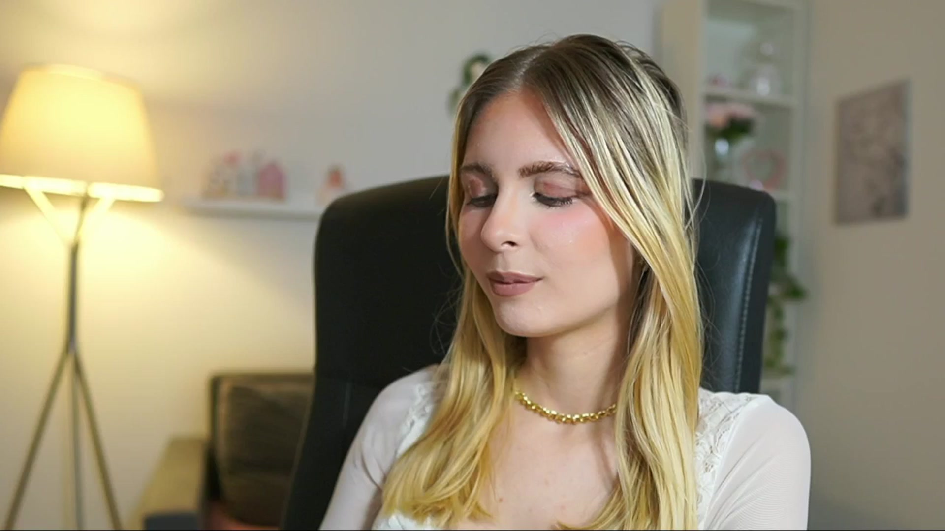 Gallery image thumbnail from Catecrago_'s myfreecams stream on, 06/26/2025, 13:49 image 10 of 20