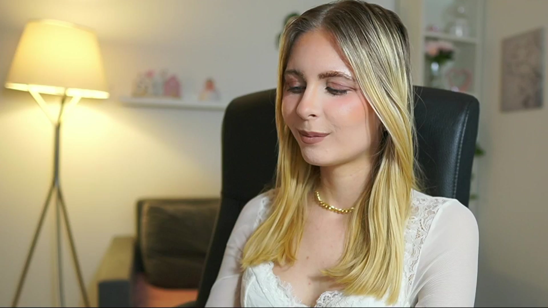 Gallery image thumbnail from Catecrago_'s myfreecams stream on, 06/26/2025, 16:03 image 13 of 20