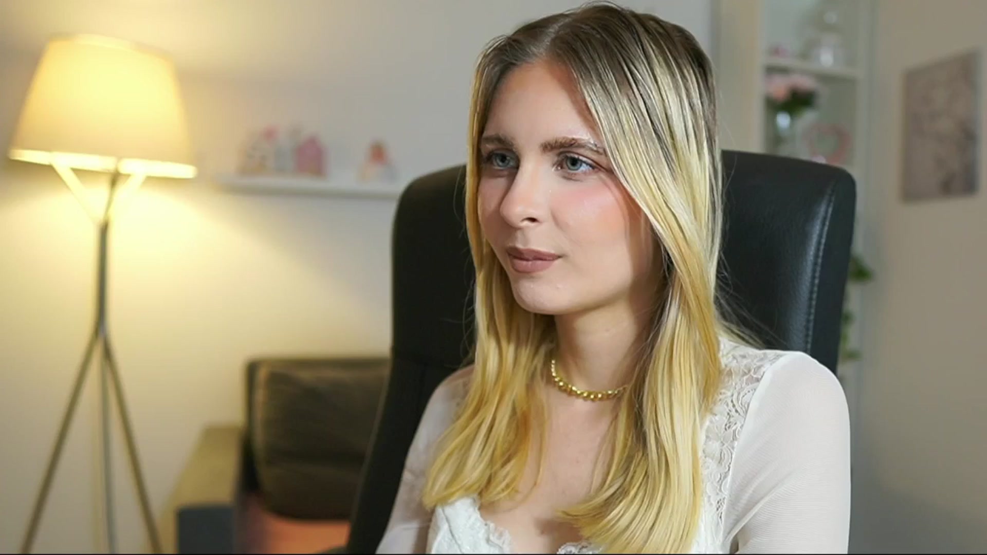 Gallery image thumbnail from Catecrago_'s myfreecams stream on, 06/26/2025, 16:03 image 7 of 20