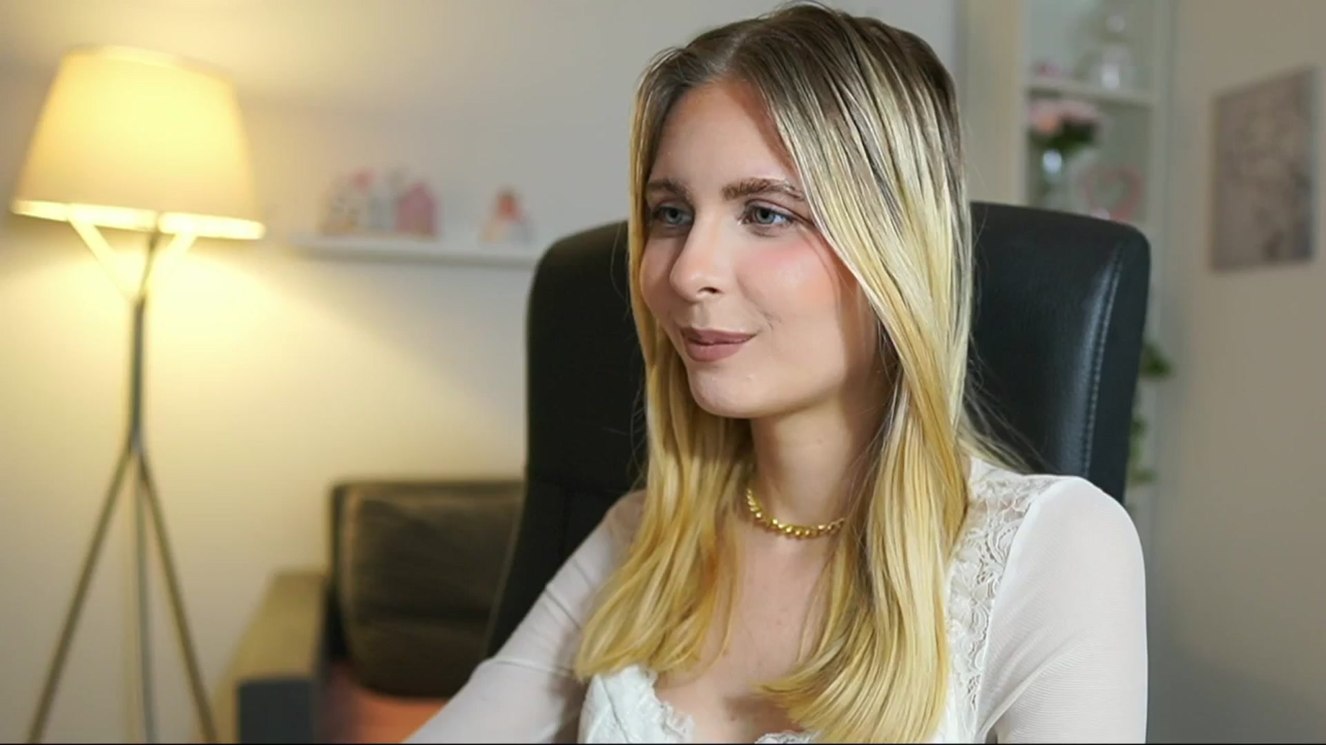 Gallery image thumbnail from Catecrago_'s myfreecams stream on, 06/26/2025, 16:03 image 8 of 20
