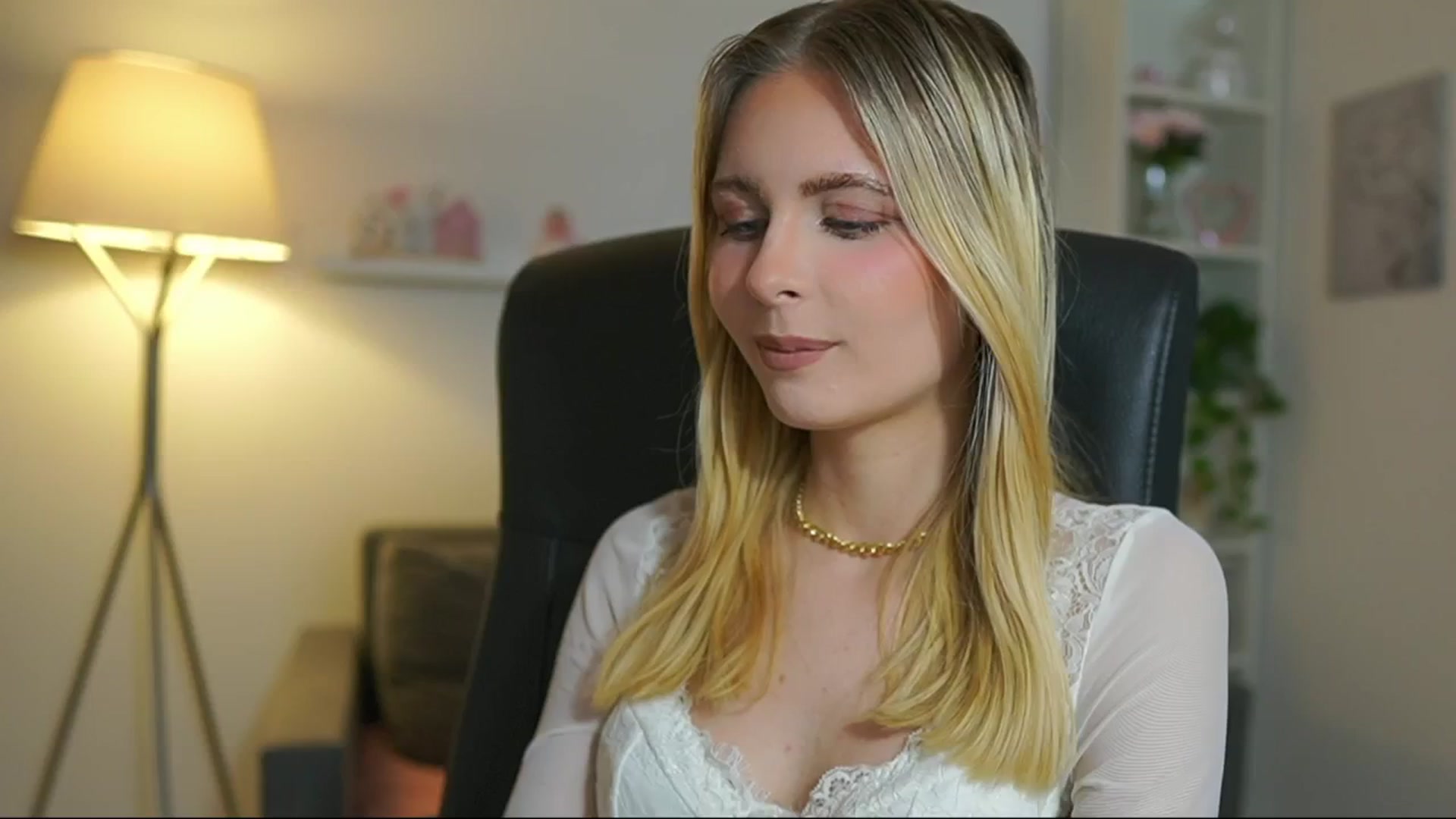 Gallery image thumbnail from Catecrago_'s myfreecams stream on, 06/26/2025, 16:03 image 2 of 20