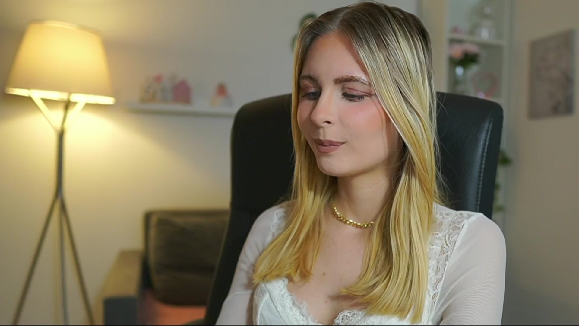 Gallery image thumbnail from Catecrago_'s myfreecams stream on, 06/26/2025, 16:03 image 14 of 20