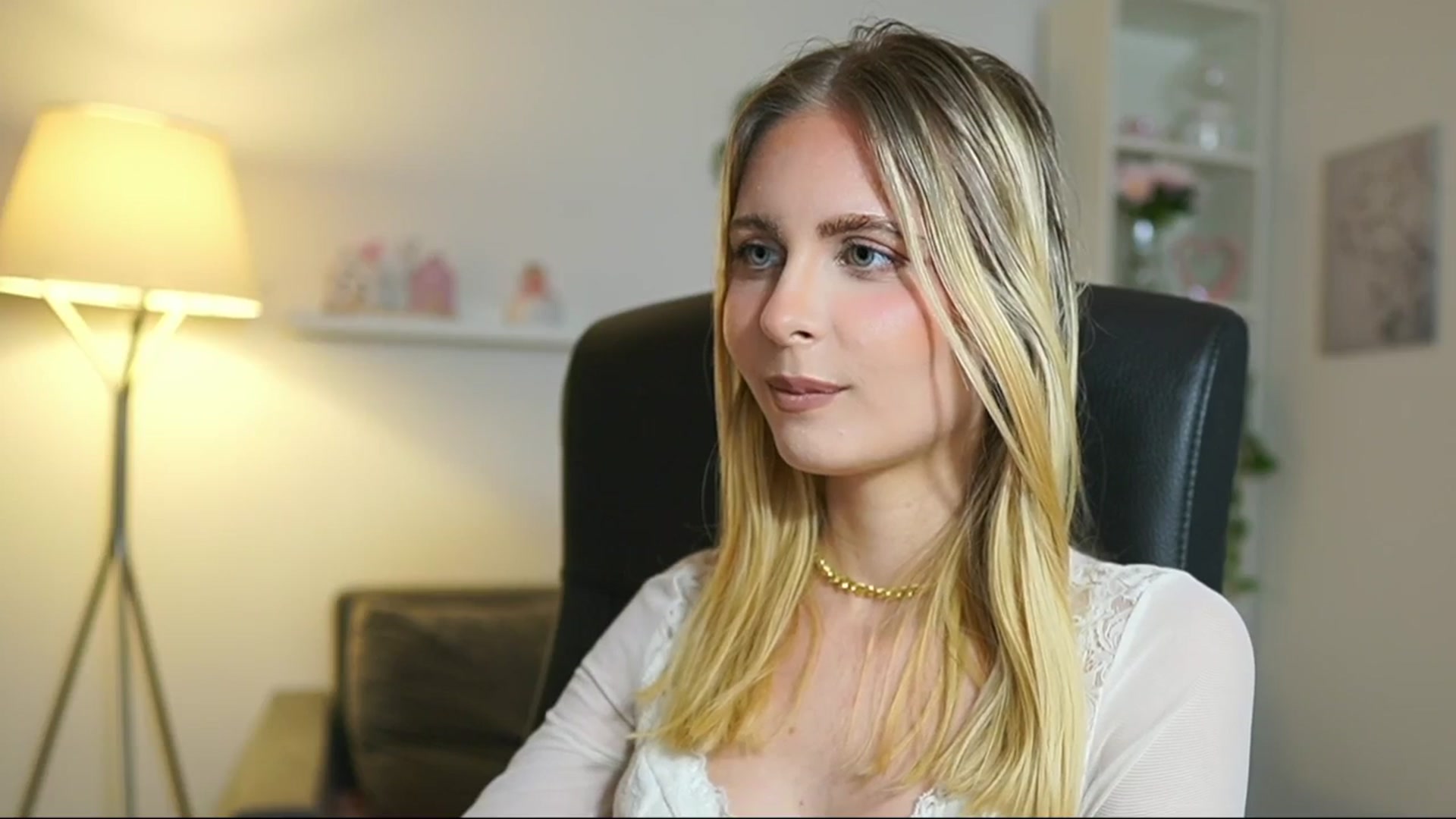 Gallery image thumbnail from Catecrago_'s myfreecams stream on, 06/26/2025, 17:40 image 10 of 20