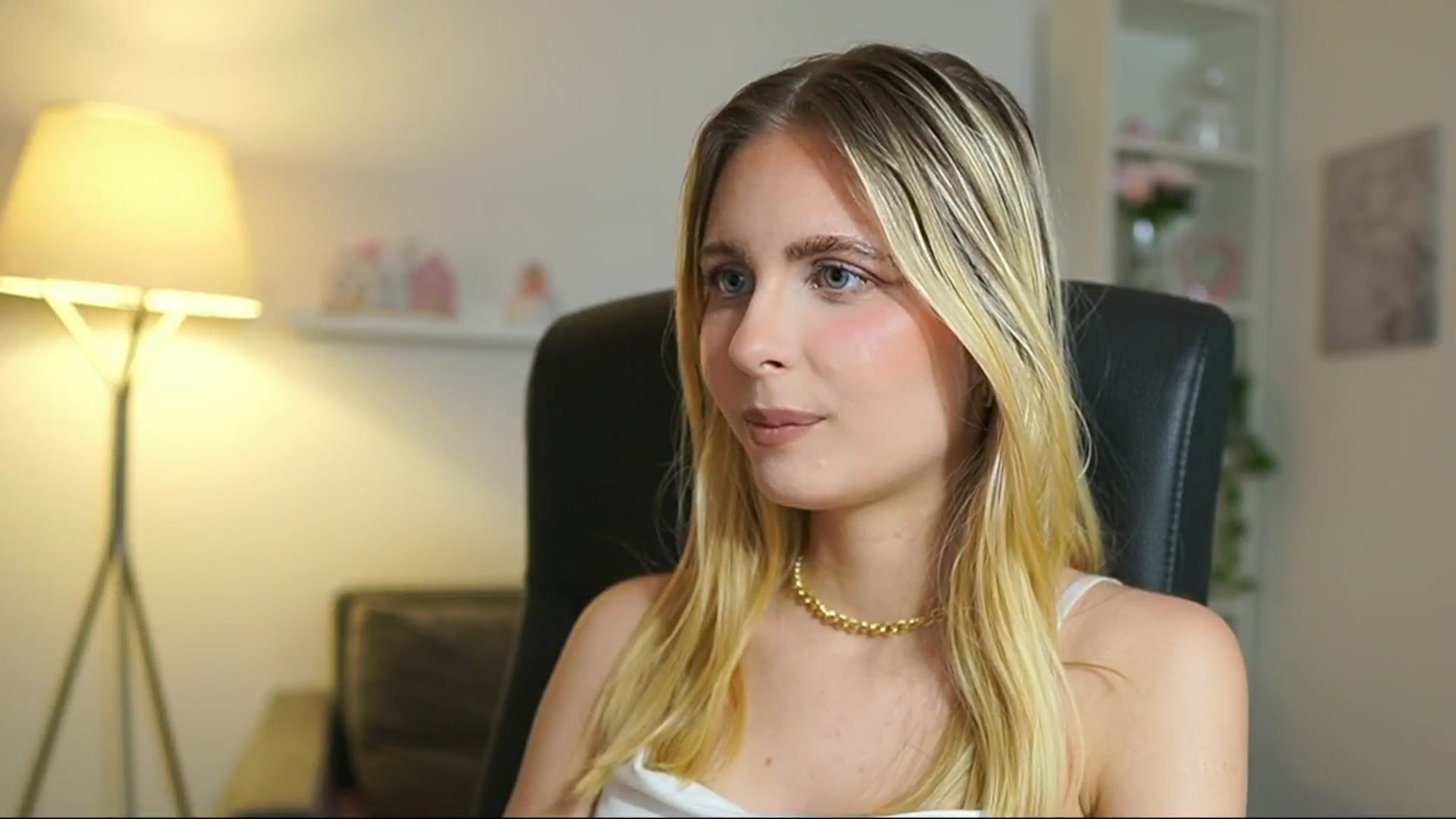 Gallery image thumbnail from Catecrago_'s myfreecams stream on, 06/26/2025, 18:56 image 15 of 20