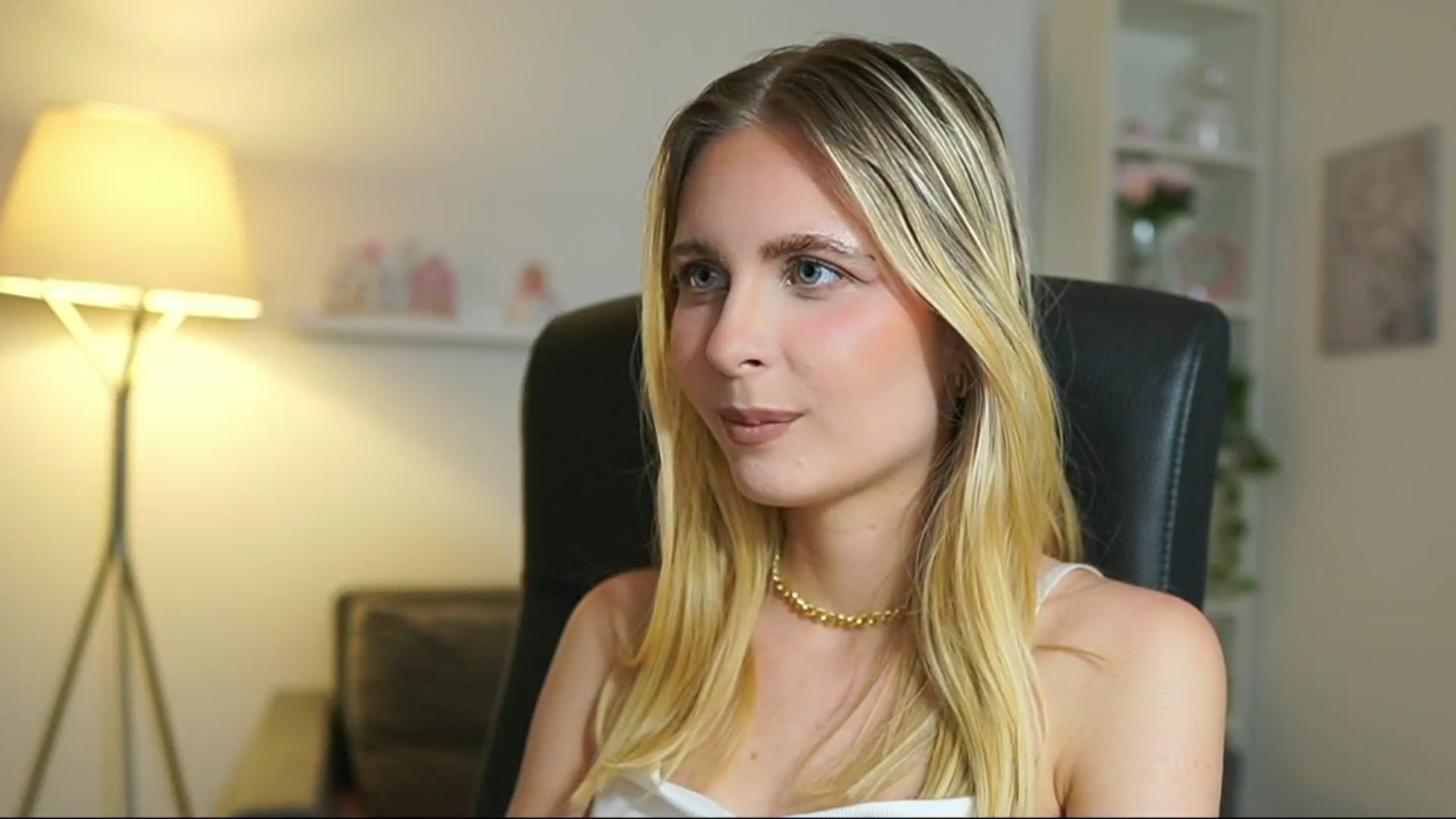 Gallery image thumbnail from Catecrago_'s myfreecams stream on, 06/26/2025, 18:56 image 4 of 20