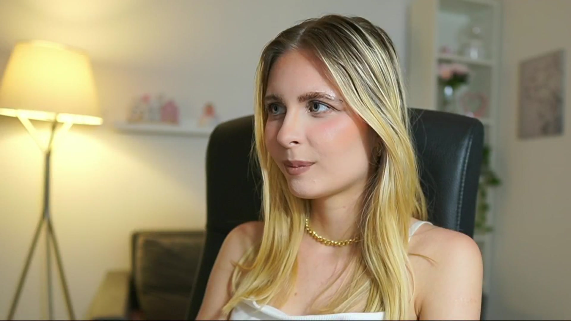 Gallery image thumbnail from Catecrago_'s myfreecams stream on, 06/26/2025, 18:56 image 6 of 20