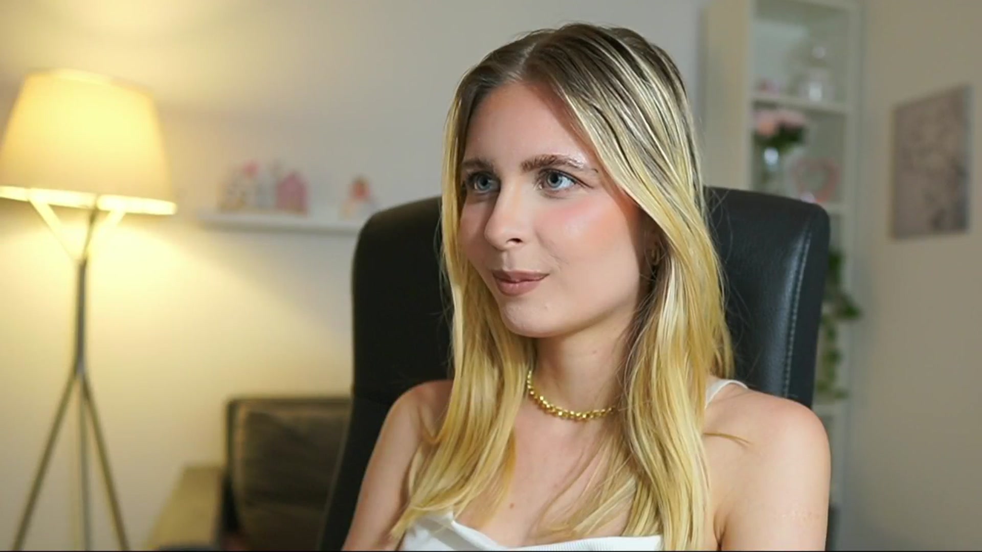 Gallery image thumbnail from Catecrago_'s myfreecams stream on, 06/26/2025, 18:56 image 3 of 20