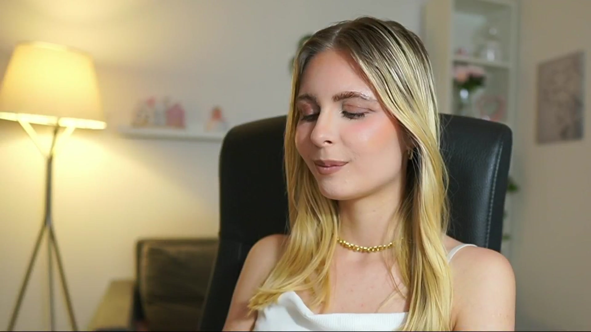 Gallery image thumbnail from Catecrago_'s myfreecams stream on, 06/26/2025, 18:56 image 19 of 20