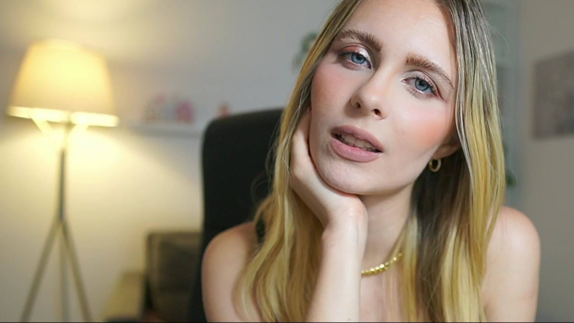 Gallery image thumbnail from Catecrago_'s myfreecams stream on, 06/27/2025, 12:20 image 12 of 20
