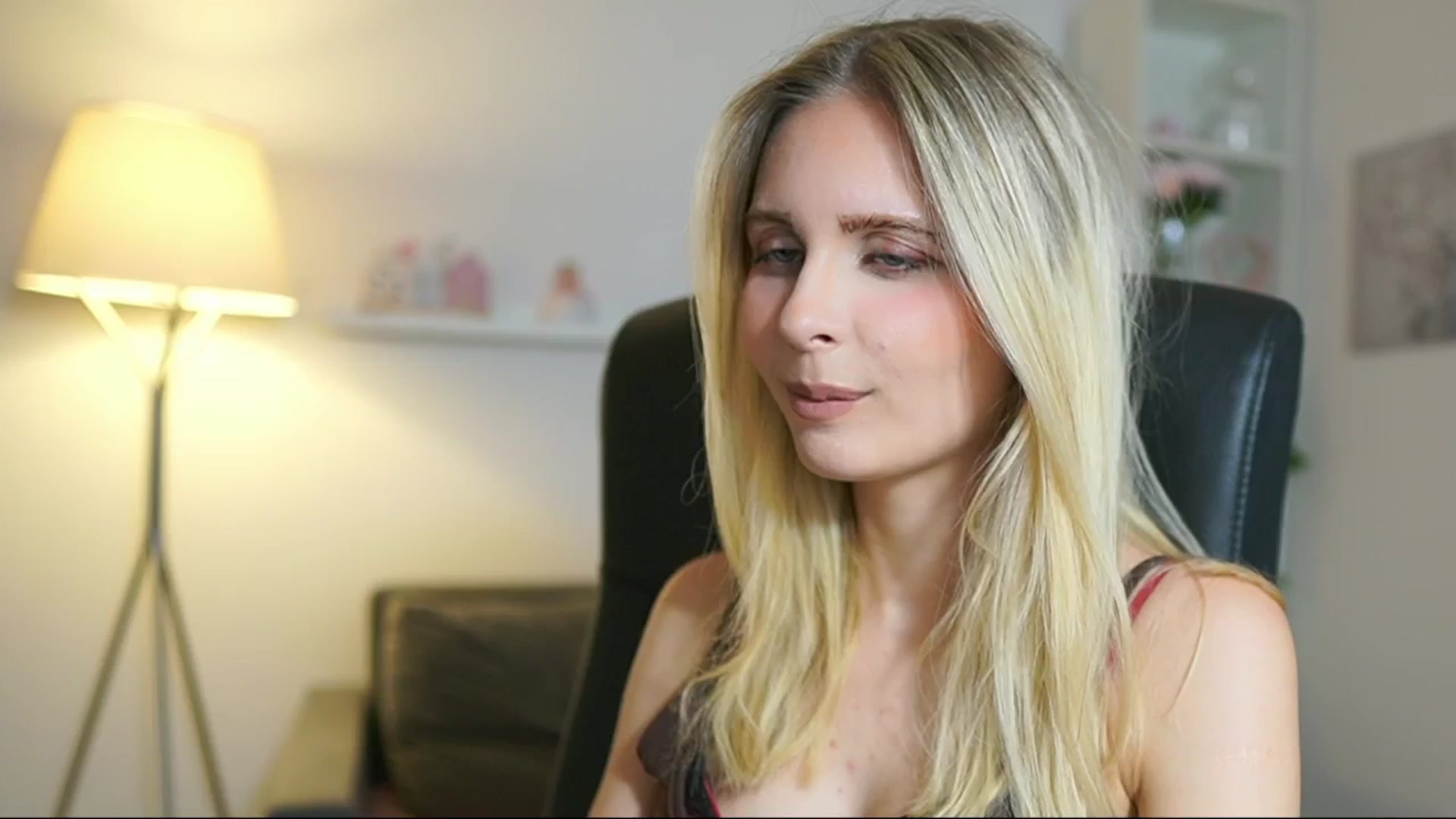 Gallery image thumbnail from Catecrago_'s myfreecams stream on, 07/01/2025, 13:30 image 13 of 20